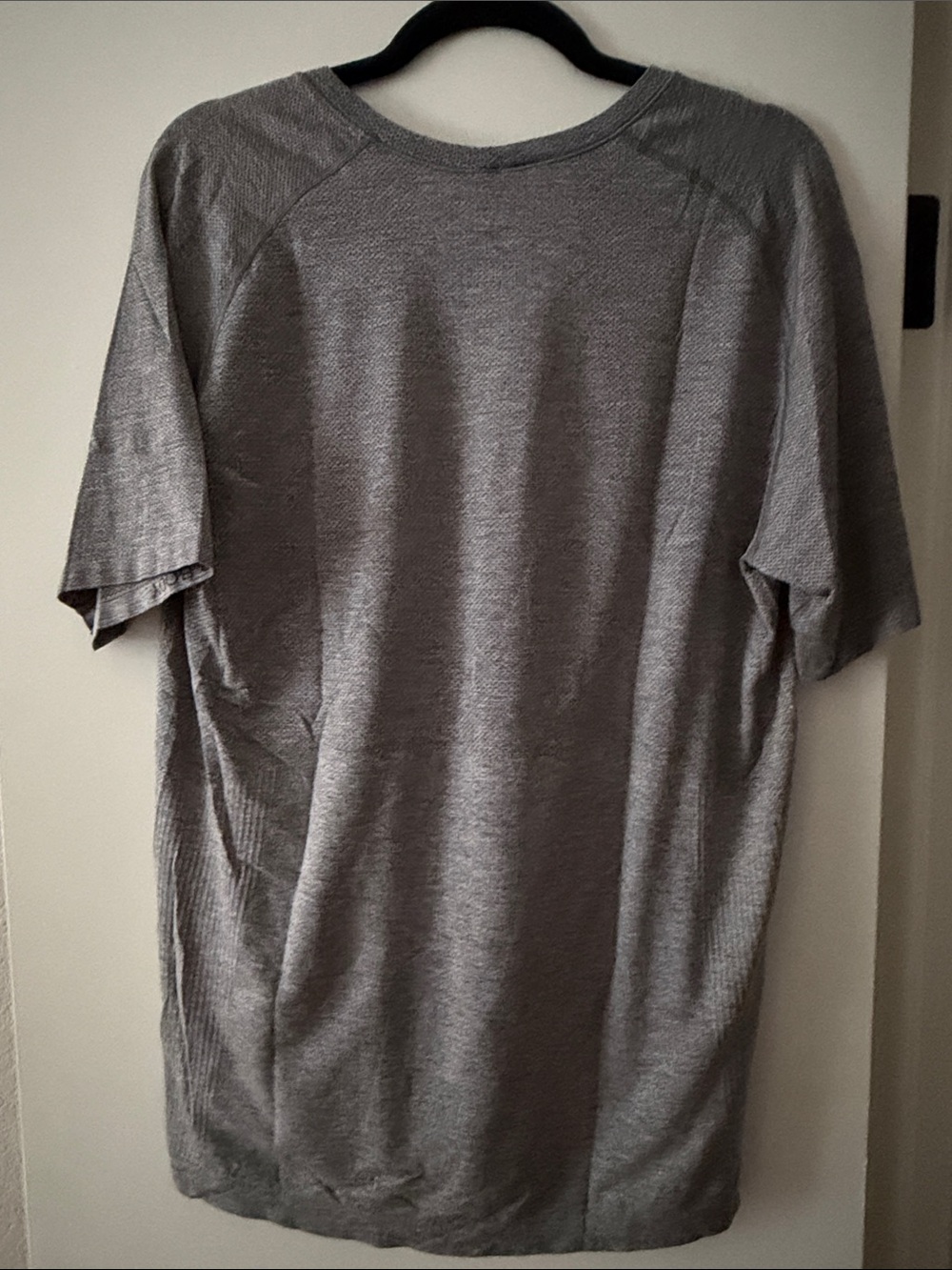 lululemon athletica Men's Short Sleeve Performance Tee Metal Vent - Grey - Picture 5 of 5
